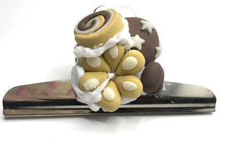 Pinza chiudisacchetto decorata con pasta di mais